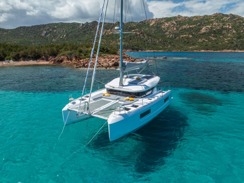 LAGOON 38