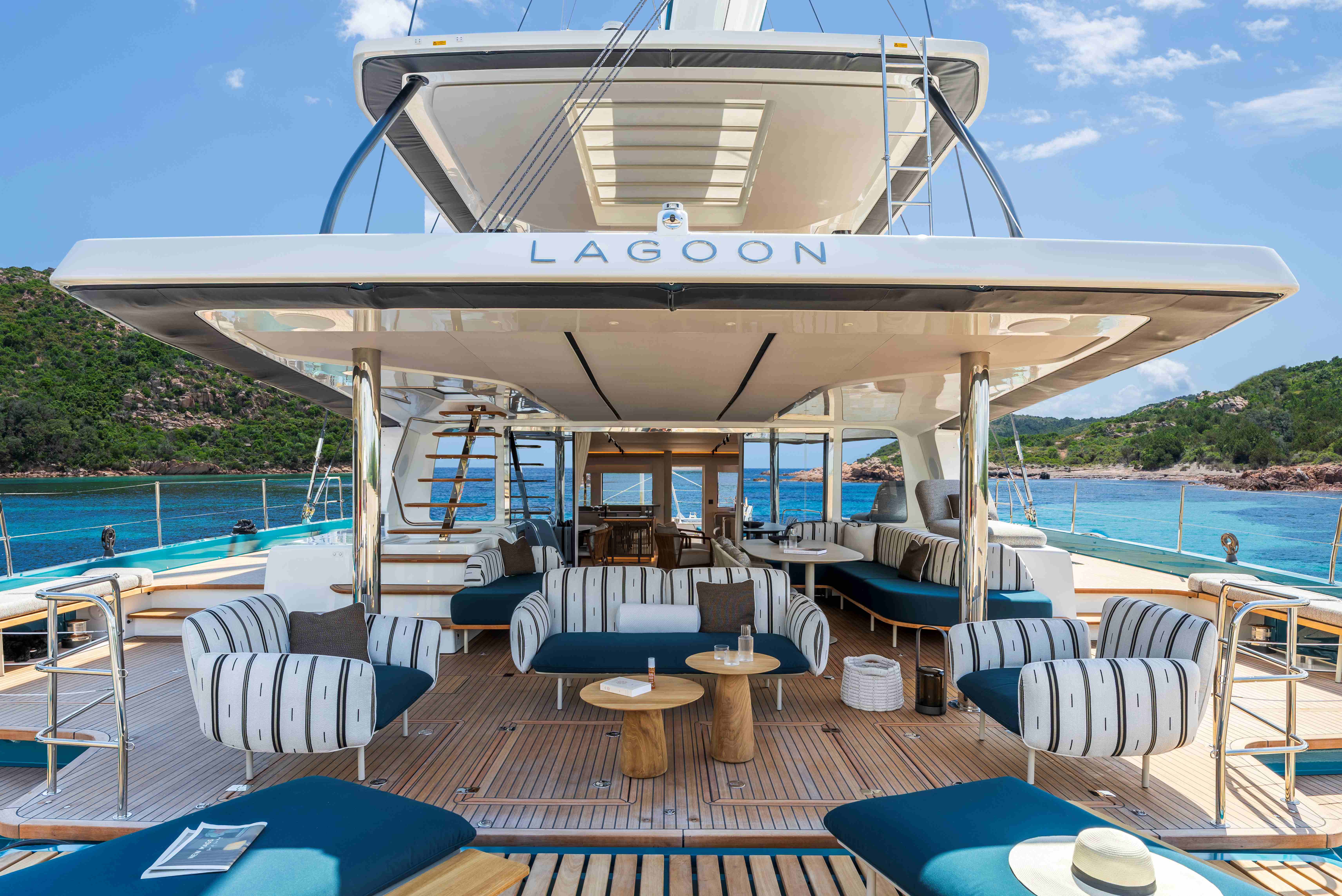 {"TR":"EIGHTY 2 \u2013 Walkthrough of the New Lagoon Catamaran","EN":"EIGHTY 2 \u2013 Walkthrough of the New Lagoon Catamaran"}